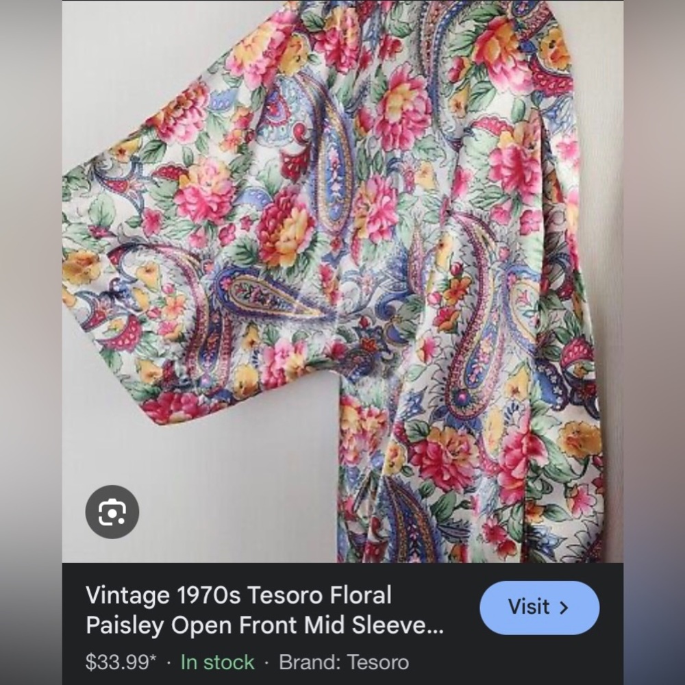 Tesoro size Medium vintage silky multicolored robe